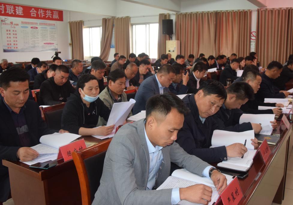 最新换届选举工作要求深化民主制度，推动社会进步进步